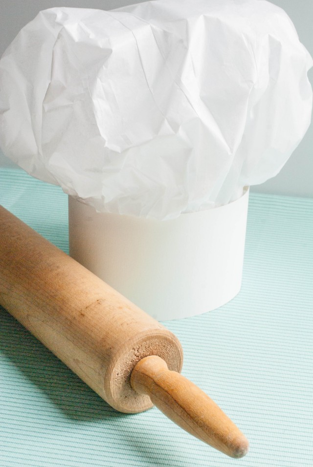 Gorro de cocinero con papel de seda terminado